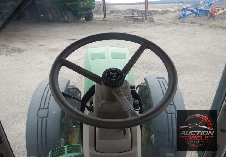 2010 John Deere 8225R MFWD tractor
