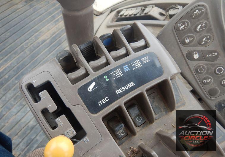 2010 John Deere 8225R MFWD tractor