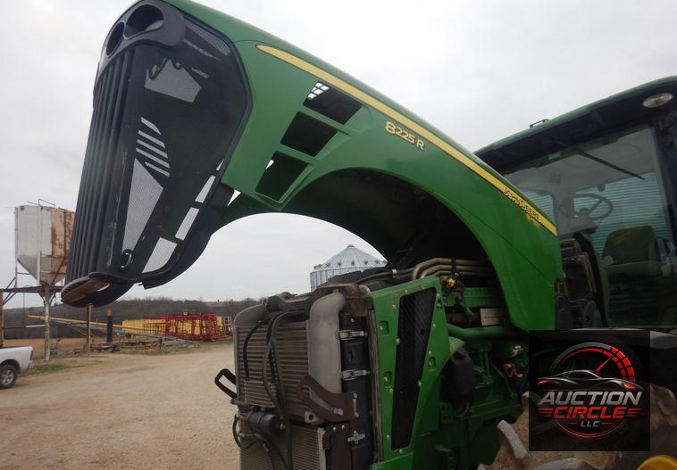 2010 John Deere 8225R MFWD tractor