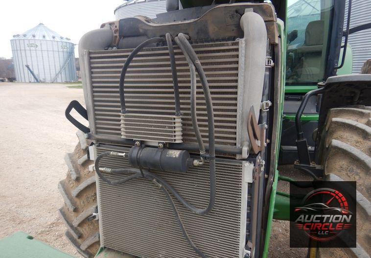 2010 John Deere 8225R MFWD tractor