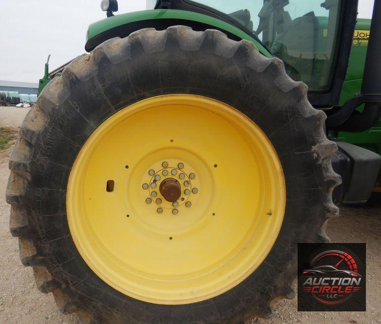 2010 John Deere 8225R MFWD tractor