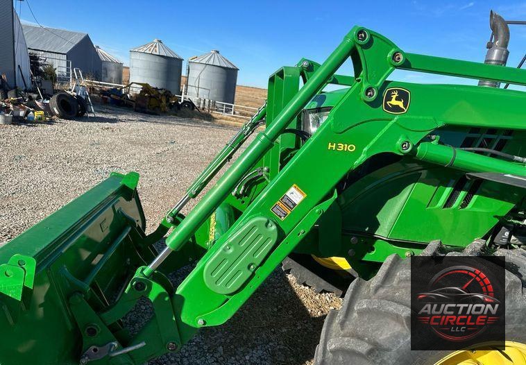 2014 John Deere 6125M  MFWD tractor