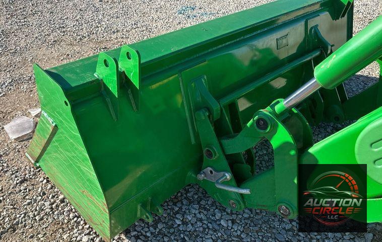 2014 John Deere 6125M  MFWD tractor