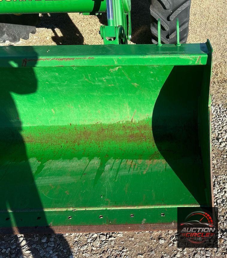 2014 John Deere 6125M  MFWD tractor