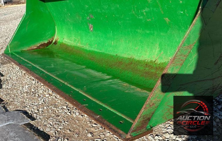 2014 John Deere 6125M  MFWD tractor