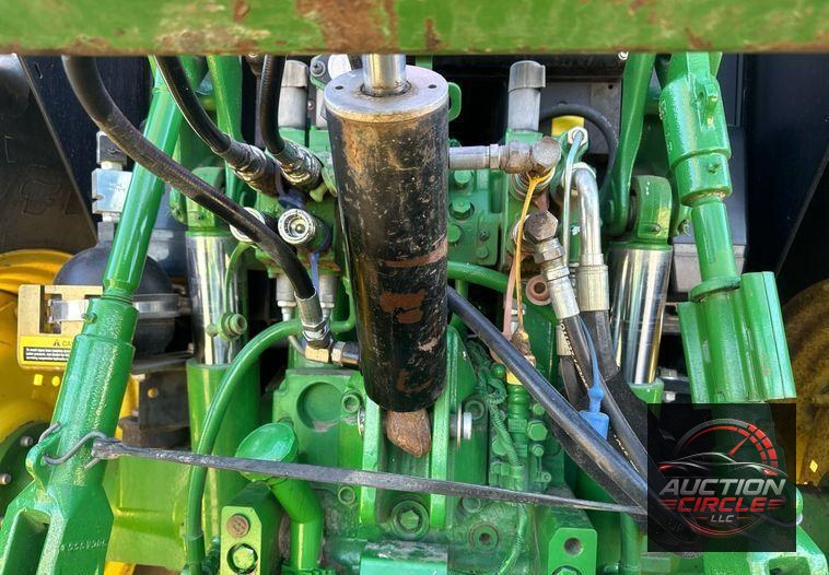 2014 John Deere 6125M  MFWD tractor
