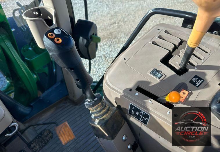2014 John Deere 6125M  MFWD tractor