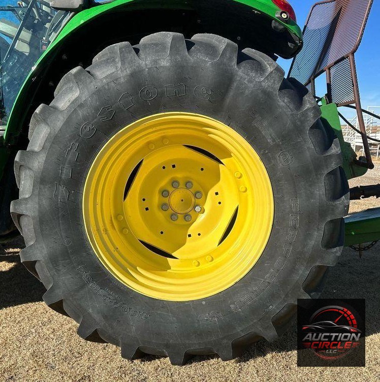 2014 John Deere 6125M  MFWD tractor