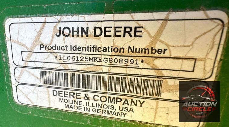 2014 John Deere 6125M  MFWD tractor