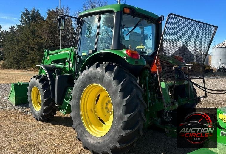 2014 John Deere 6125M  MFWD tractor