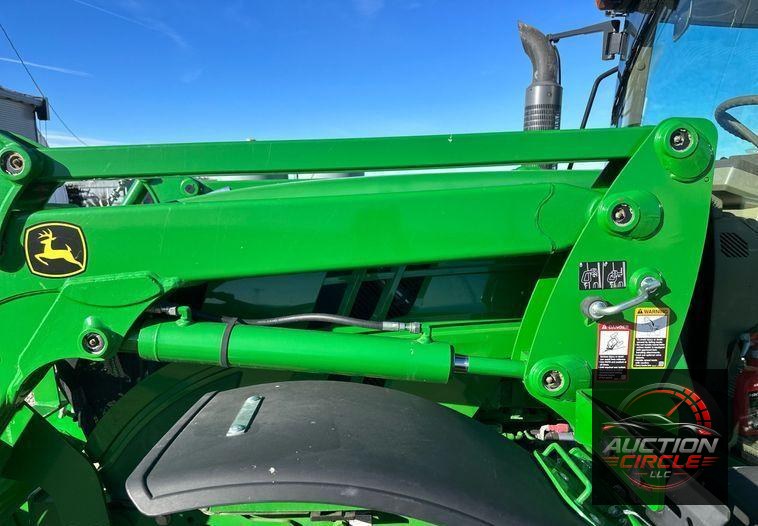 2014 John Deere 6125M  MFWD tractor