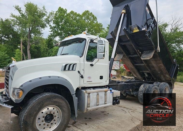 2021 Mack Granite  dump truck