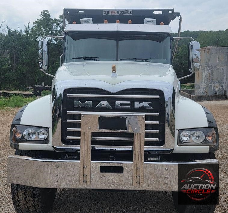 2021 Mack Granite  dump truck
