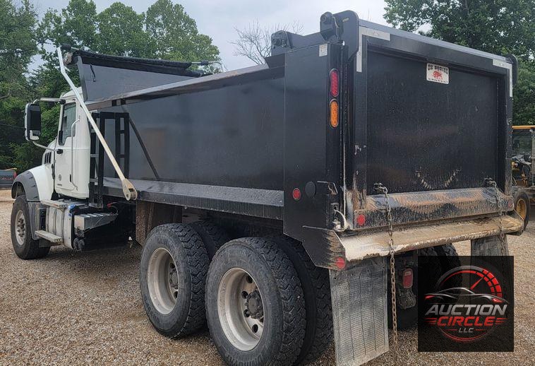 2021 Mack Granite  dump truck
