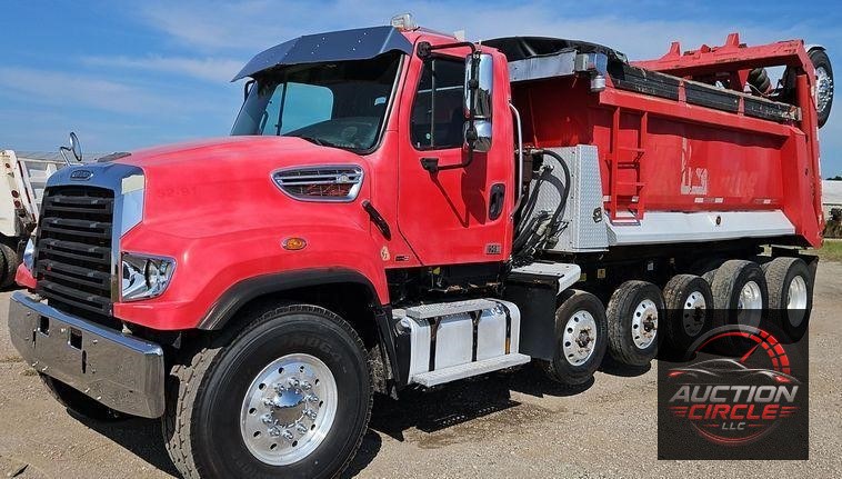 2012 Freightliner  114SD dump truck