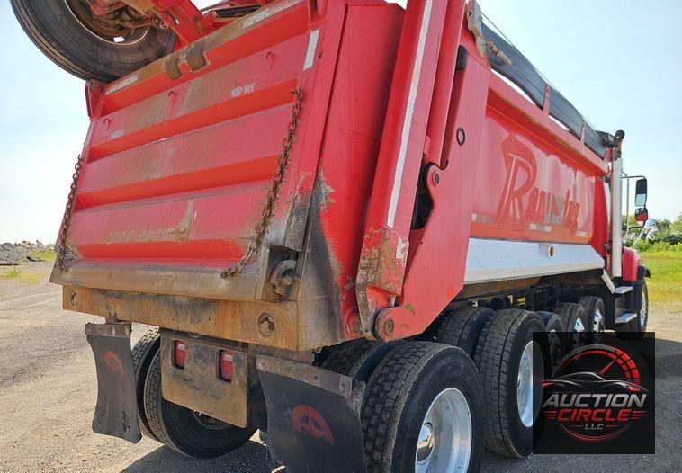2012 Freightliner  114SD dump truck
