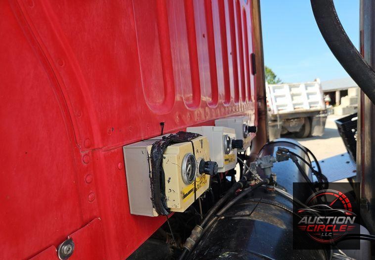 2012 Freightliner  114SD dump truck