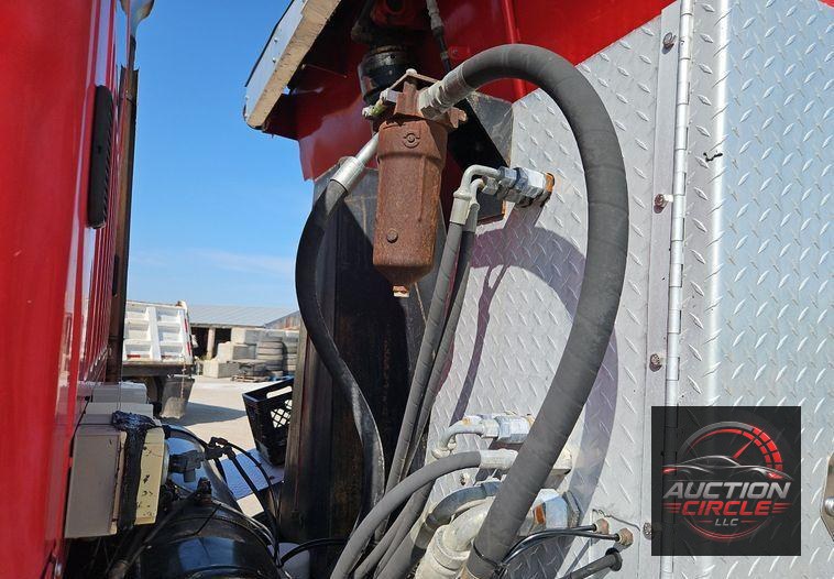 2012 Freightliner  114SD dump truck