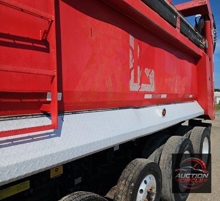 2012 Freightliner  114SD dump truck