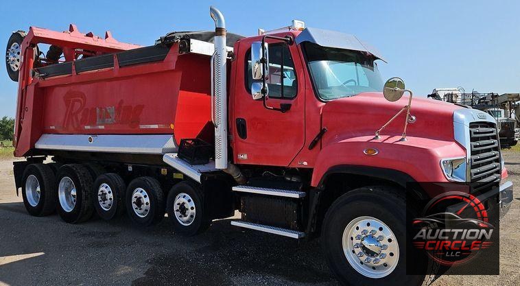2012 Freightliner  114SD dump truck