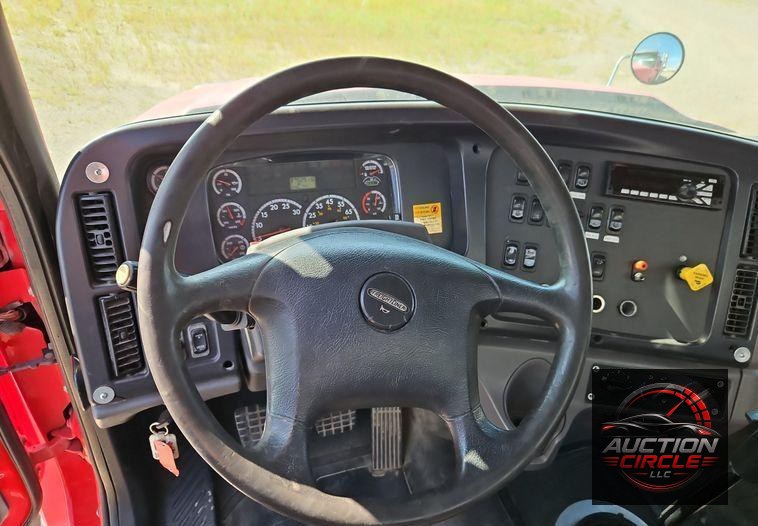 2012 Freightliner  114SD dump truck