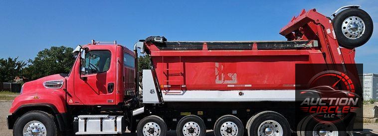 2012 Freightliner  114SD dump truck