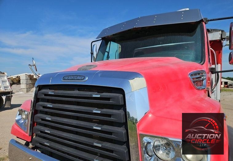 2012 Freightliner  114SD dump truck