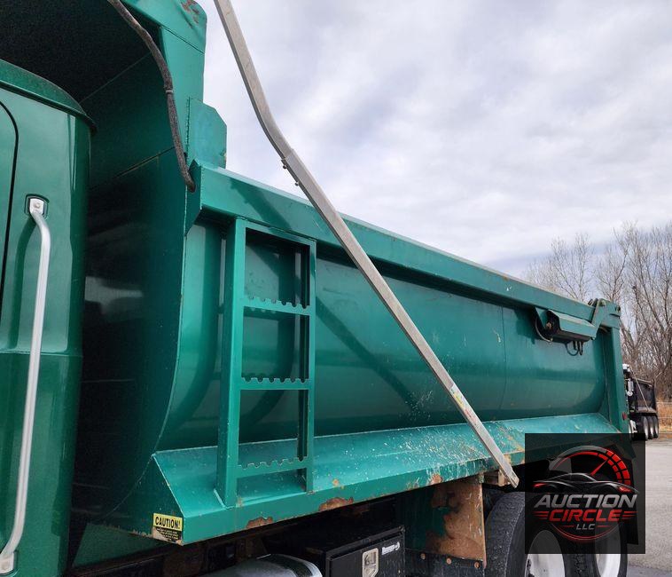 2018 Mack GU713  dump truck