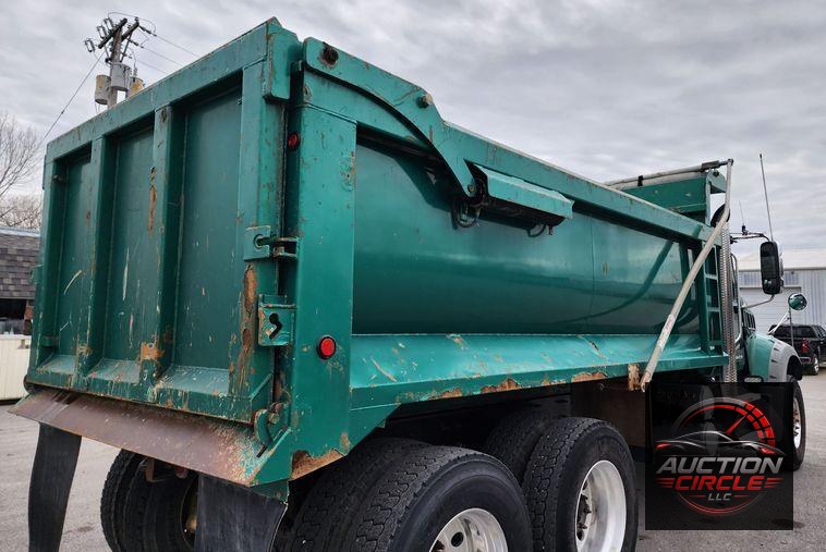2018 Mack GU713  dump truck