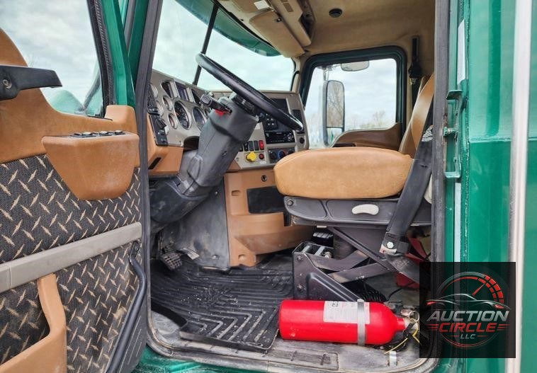 2018 Mack GU713  dump truck