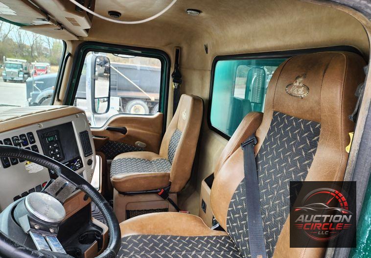 2018 Mack GU713  dump truck
