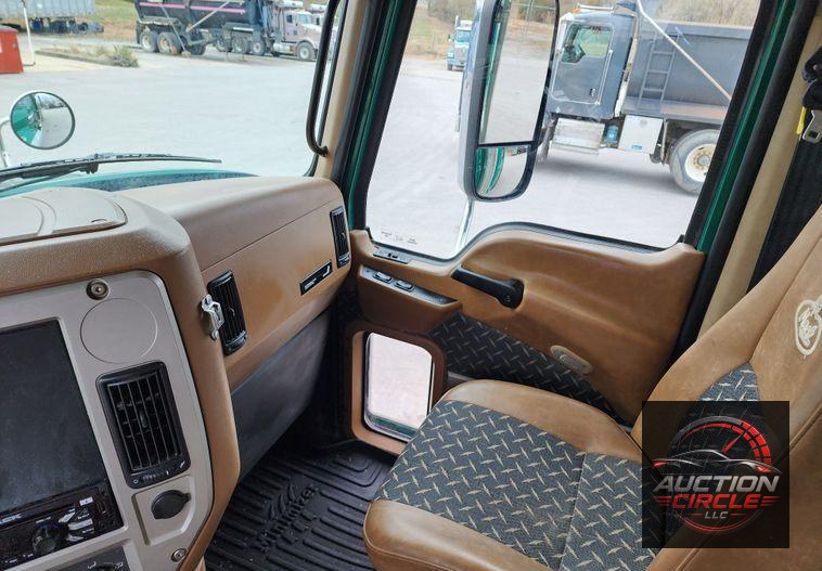 2018 Mack GU713  dump truck