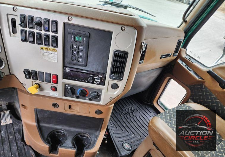 2018 Mack GU713  dump truck