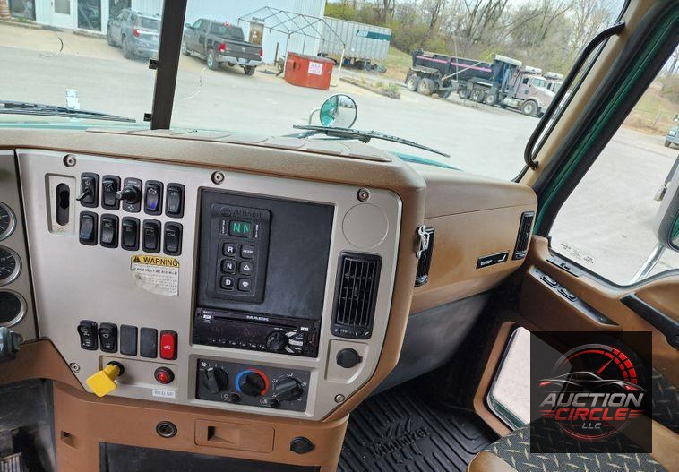 2018 Mack GU713  dump truck