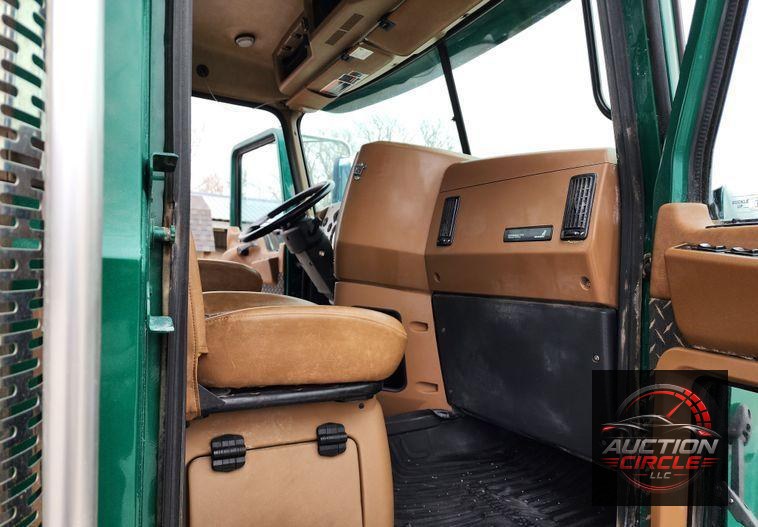 2018 Mack GU713  dump truck