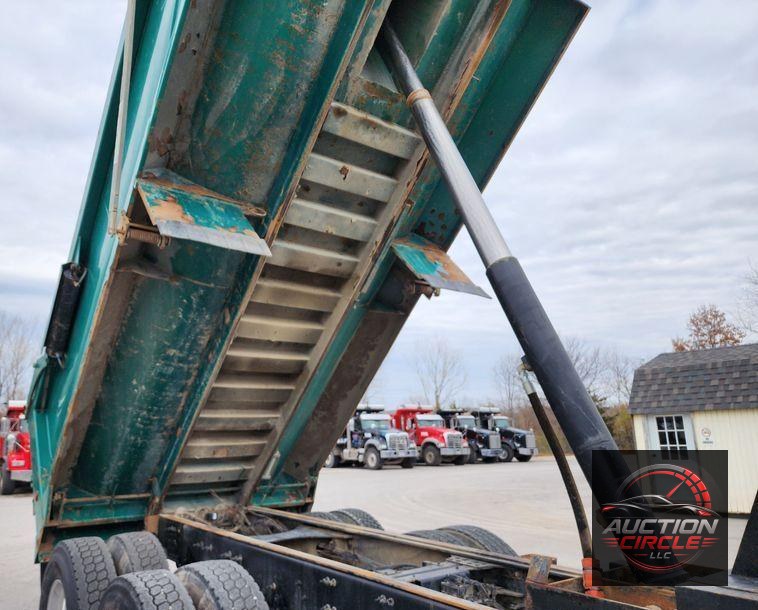 2018 Mack GU713  dump truck