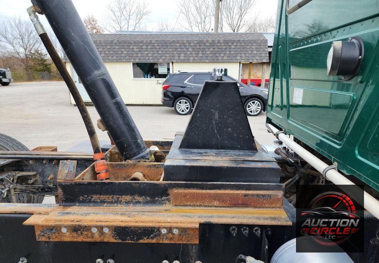 2018 Mack GU713  dump truck