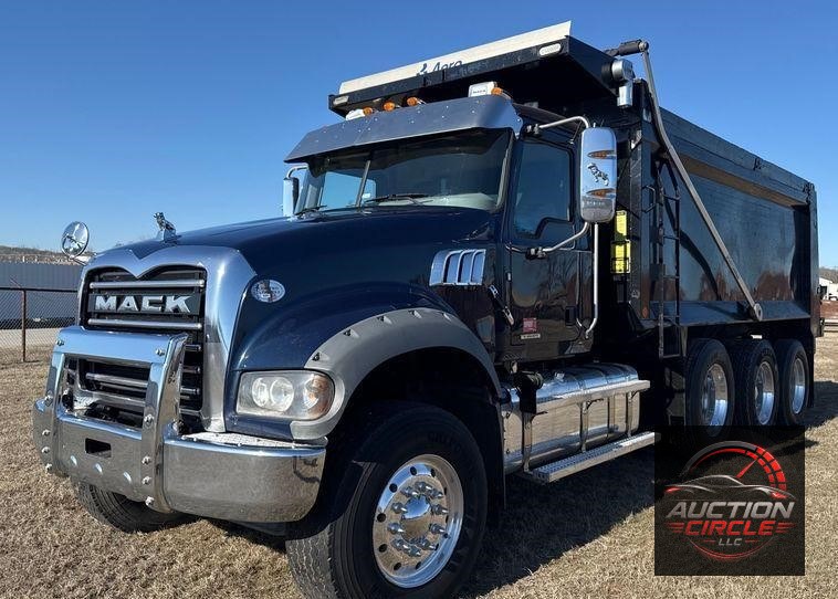 2019 Mack Granite dump truck