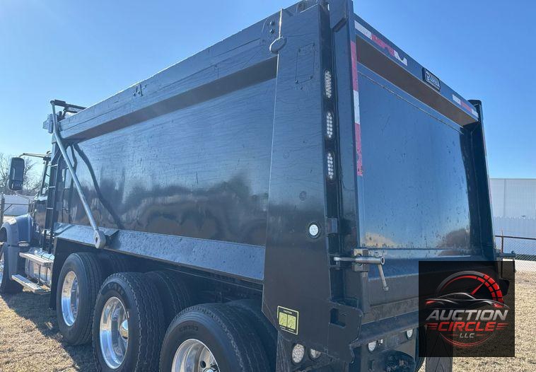 2019 Mack Granite dump truck