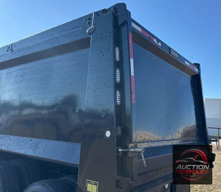 2019 Mack Granite dump truck
