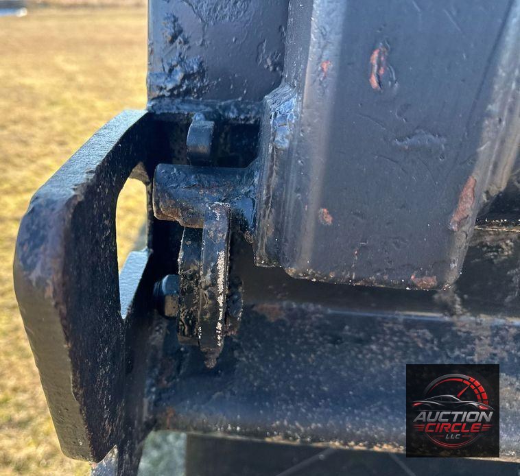 2019 Mack Granite dump truck