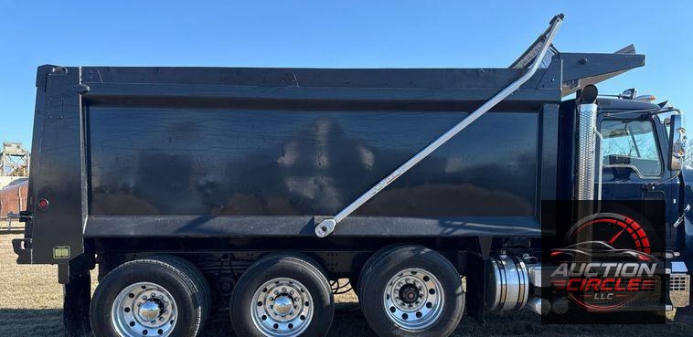 2019 Mack Granite dump truck
