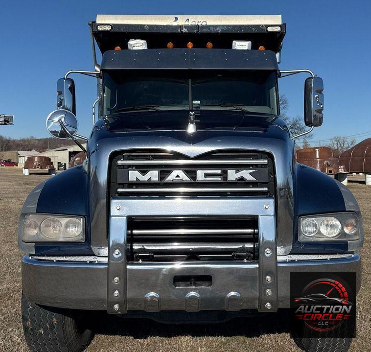 2019 Mack Granite dump truck