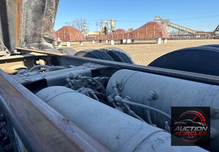2019 Mack Granite dump truck