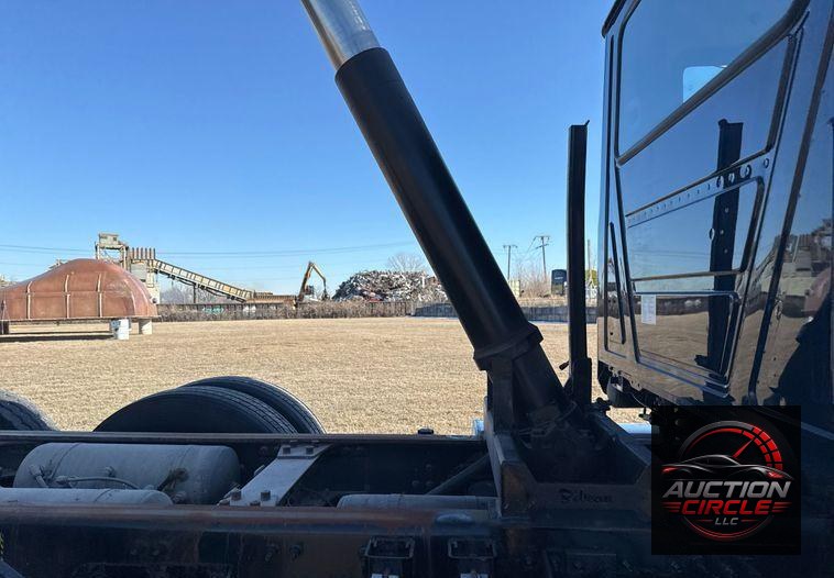 2019 Mack Granite dump truck