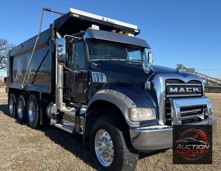 2019 Mack Granite dump truck