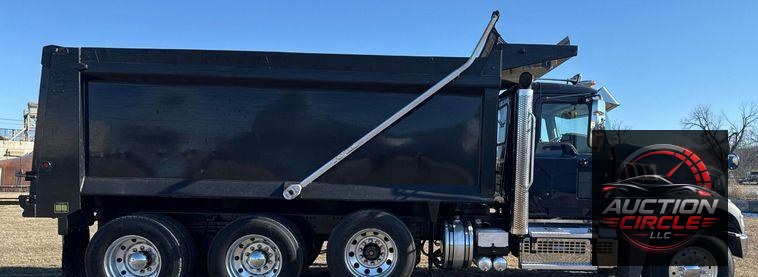 2019 Mack Granite dump truck