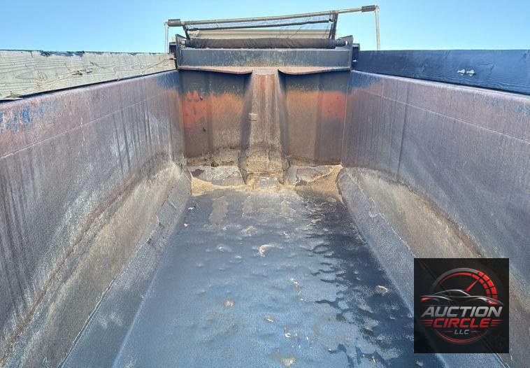 2019 Mack Granite dump truck