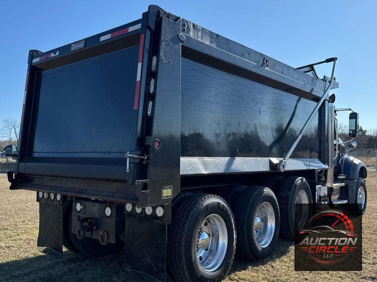 2019 Mack Granite dump truck