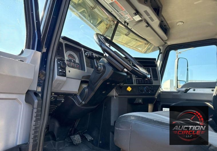 2019 Mack Granite dump truck